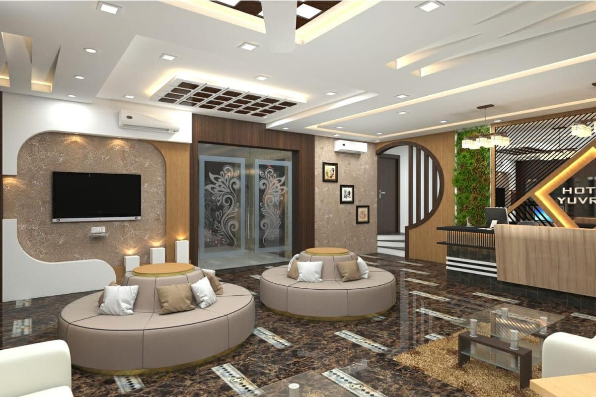 Hotel Yuvraj Grand Jabalpur Buitenkant foto