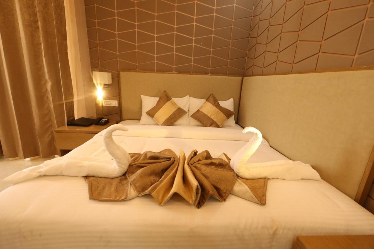 Hotel Yuvraj Grand Jabalpur Buitenkant foto