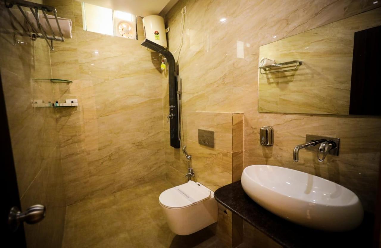Hotel Yuvraj Grand Jabalpur Buitenkant foto