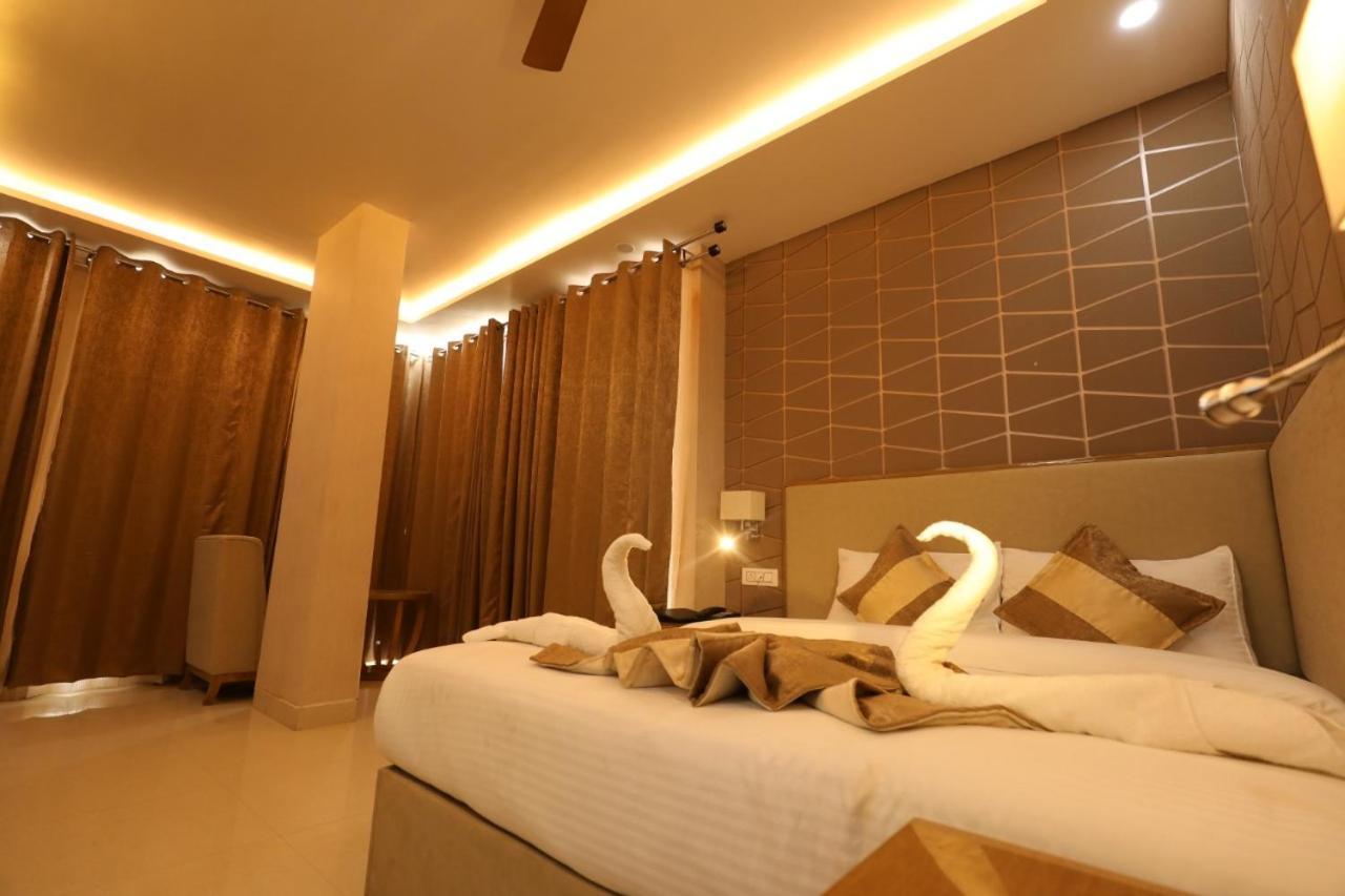 Hotel Yuvraj Grand Jabalpur Buitenkant foto